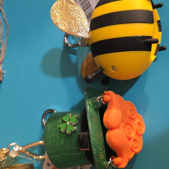 Bee - Picture 1 of 1